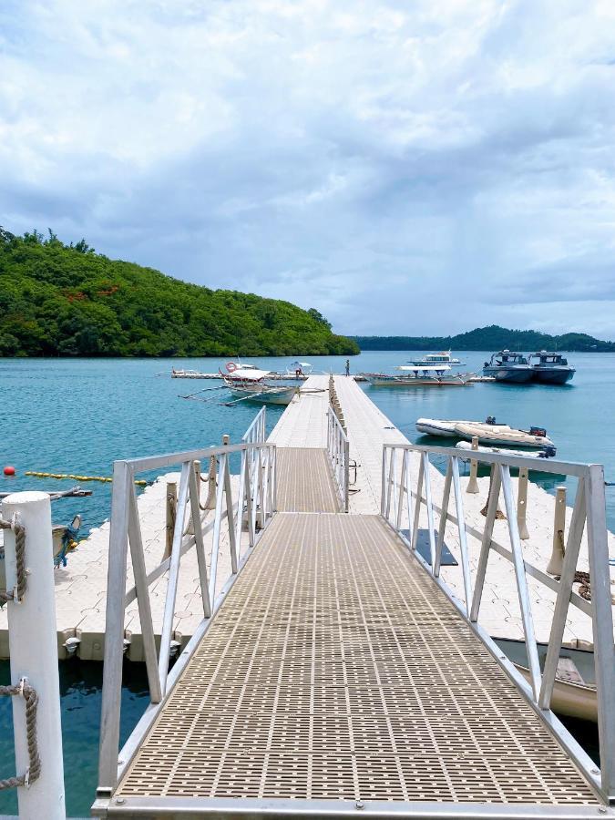 Tropicana Castle Dive Resort Powered By Cocotel Puerto Galera Kültér fotó