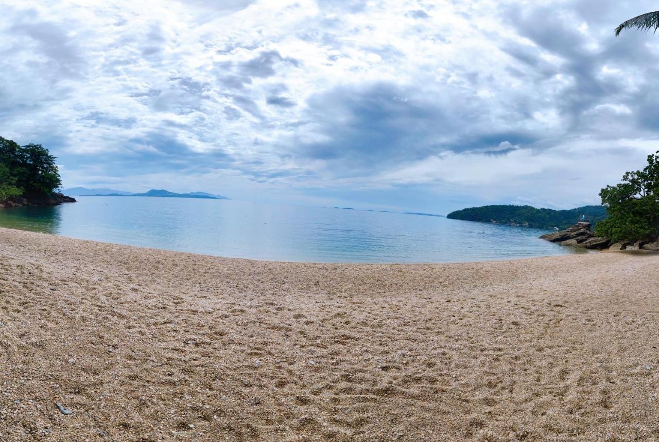 Tropicana Castle Dive Resort Powered By Cocotel Puerto Galera Kültér fotó